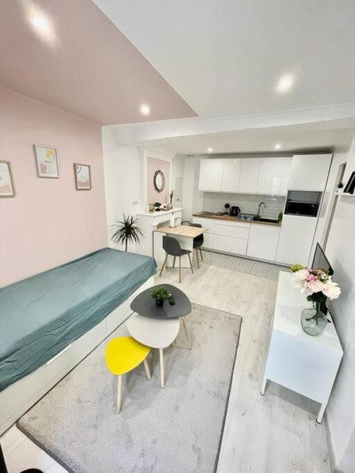 Joli Studio Cozy Tout Equipe Hyper Centre Saintes Esterno foto